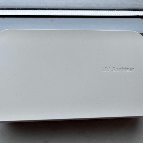 Samsung UV Sanitizer/Charger - Picture 1 of 2